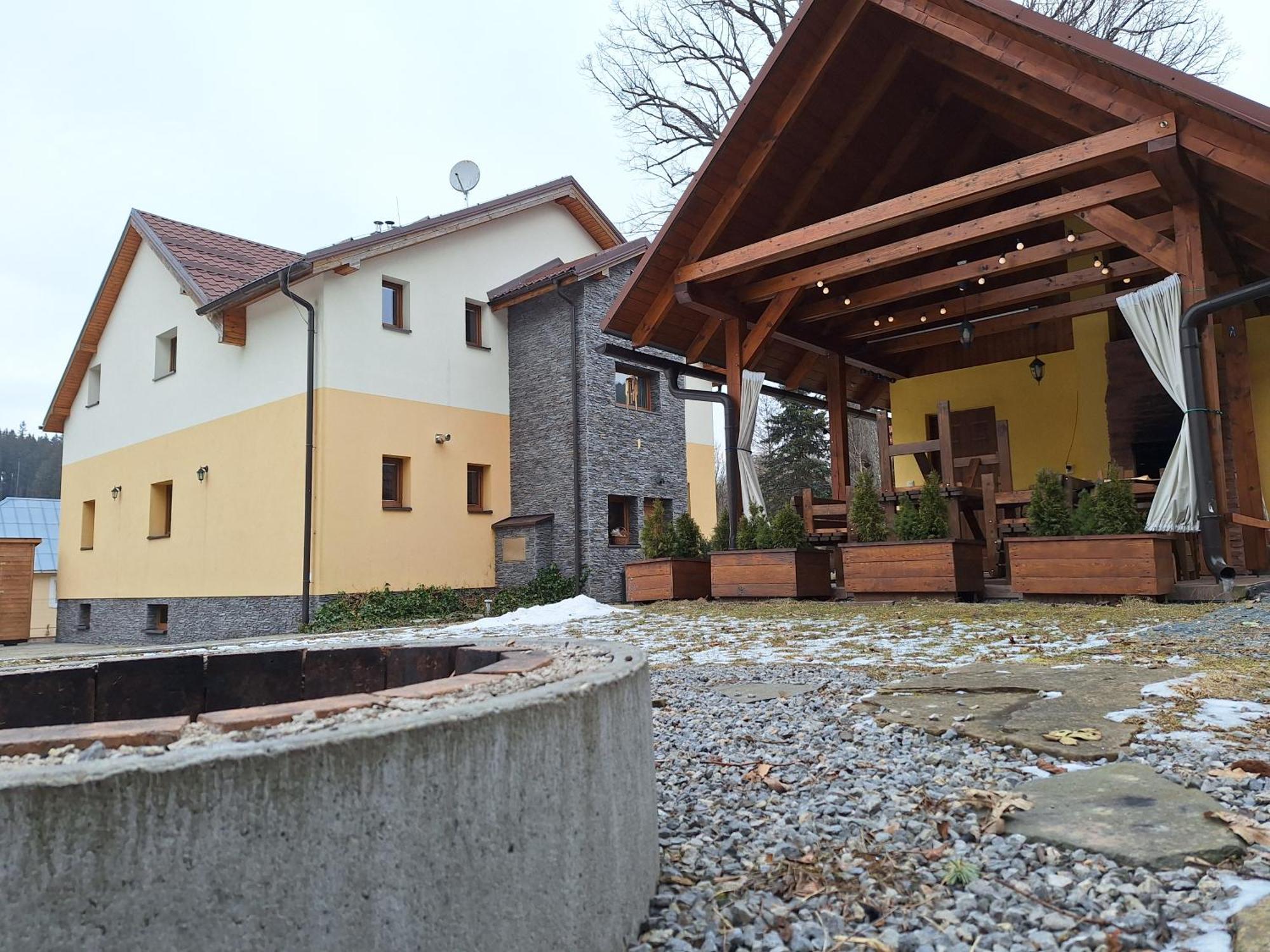 Vila Pohoda Javorniky S Rozlahlym Pozemkom Trencsénmakó Kültér fotó